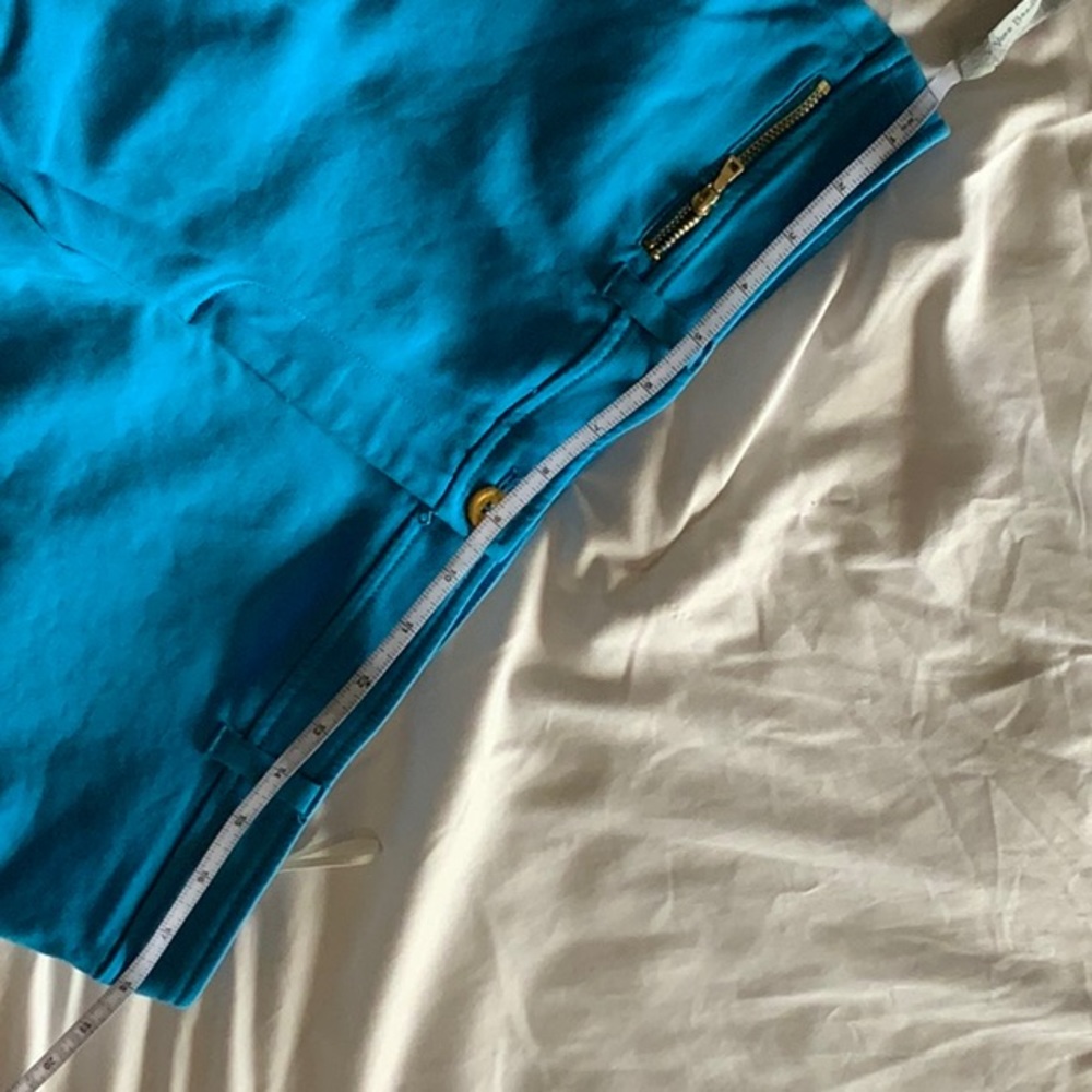 Shorts, reposting because it was snug on me around the waist & was uncomfortable
